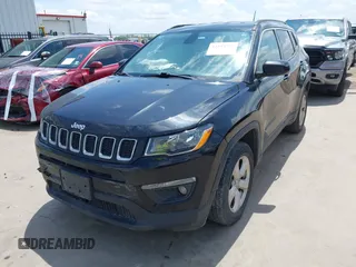 2017 Jeep Compass Latitude z VIN 3C4NJCBB7HT690833, wystawiony jako IAAI lot #42104792 z przebiegiem 64 272 mil mil oraz . Historia ofert i sprzedaży dostępna na DreamBid. Obrazek 20.