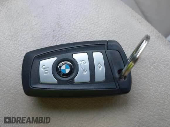 2011 BMW X3 28i with VIN 5UXWX5C50BL703124, listed as a IAAI auction lot 41563175 with 216,317 mi miles. Bid and sale history available at carsss.com. Image 11.