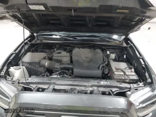 2017 Toyota Tacoma SR5 with VIN 5TFCZ5AN6HX111116, listed as a IAAI auction lot 42054764 with 103,107 mi miles. Bid and sale history available at carsss.com. Image 10.