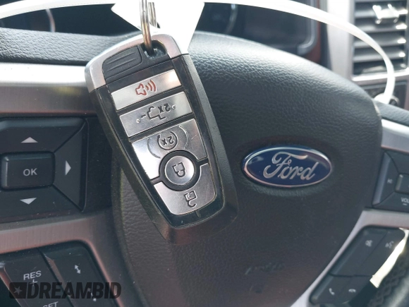 2018 Ford F-150 XL z VIN 1FTFW1EG9JFA95760, wystawiony jako IAAI lot #42299097 z przebiegiem 105 699 mil mil oraz . Historia ofert i sprzedaży dostępna na DreamBid. Obrazek 11.