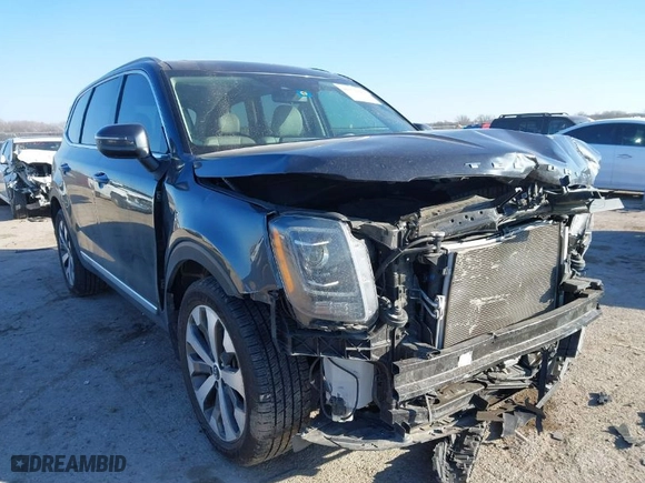2021 Kia Telluride S with VIN 5XYP6DHC8MG111043, listed as a IAAI auction lot 41371141 with 72,966 mi miles. Bid and sale history available at carsss.com. Image 1.