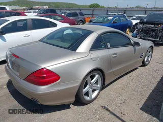 2004 Mercedes-Benz SL 500 z VIN WDBSK75F34F071610, wystawiony jako IAAI lot #42042918 z przebiegiem Nie podano mil oraz . Historia ofert i sprzedaży dostępna na DreamBid. Obrazek 4.