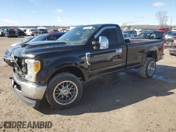 2017 Ford F-250 XL с VIN 1FTBF2A65HEF36818, выставлен на аукционе Copart как лот 47825385 с пробегом Не указан миль и Списание • Salvage title. История ставок и продаж доступна на DreamBid. Изображение 1.