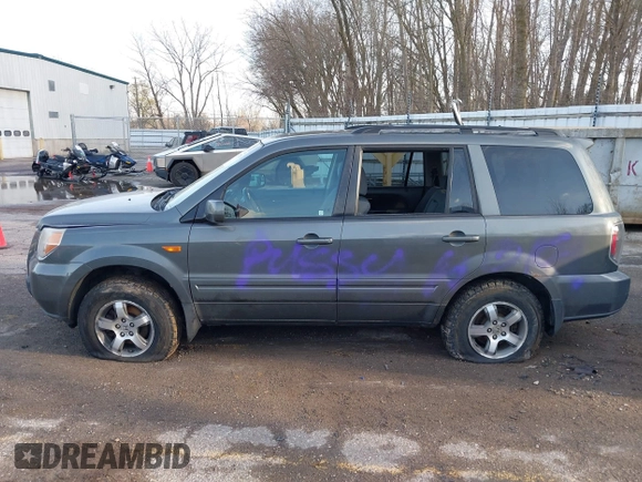 2008 Honda Pilot SE with VIN 5FNYF18398B048728, listed as a IAAI auction lot 41958578 with Not Provided miles and . Bid and sale history available at carsss.com. Image 13.