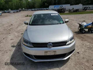 2013 Volkswagen Jetta SE with VIN 3VWDP7AJ7DM355504, listed as a Copart auction lot 54124995 with 79,474 mi miles and Salvage title. Bid and sale history available at DreamBid. Image 5.