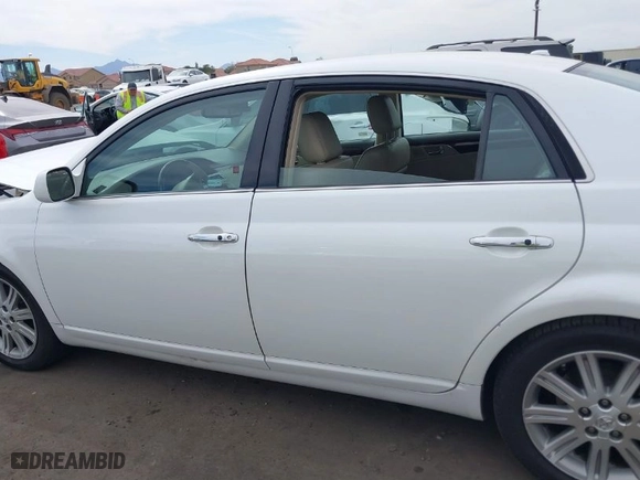 2009 Toyota Avalon XL with VIN 4T1BK36B69U348612, listed as a IAAI auction lot 38961500 with NaN miles. Bid and sale history available at carsss.com. Image 15.