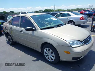 2007 Ford Focus S z VIN 1FAHP34N07W362445, wystawiony jako IAAI lot #42324795 z przebiegiem 114 364 mil mil oraz . Historia ofert i sprzedaży dostępna na DreamBid. Obrazek 1.