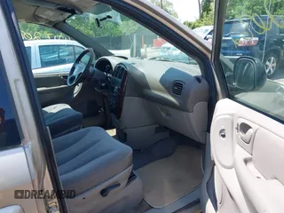 2003 Chrysler Town & Country LX z VIN 2C4GP44R23R375215, wystawiony jako IAAI lot #42172062 z przebiegiem 207 509 mil mil oraz . Historia ofert i sprzedaży dostępna na DreamBid. Obrazek 5.