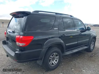 2005 Toyota Sequoia SR5 with VIN 5TDZT34AX5S247162, listed as a IAAI auction lot 41791180 with 154,936 mi miles. Bid and sale history available at carsss.com. Image 4.