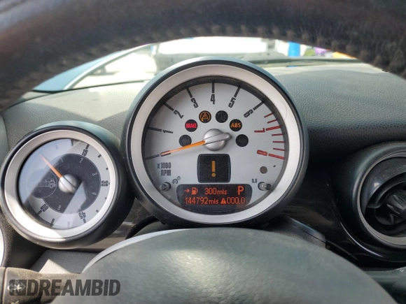 2009 MINI Convertible с VIN WMWMR33589TU96481, выставлен на аукционе Copart как лот 52785515 с пробегом 144 792 миль миль и Чистый • Clean title. История ставок и продаж доступна на DreamBid. Изображение 9.