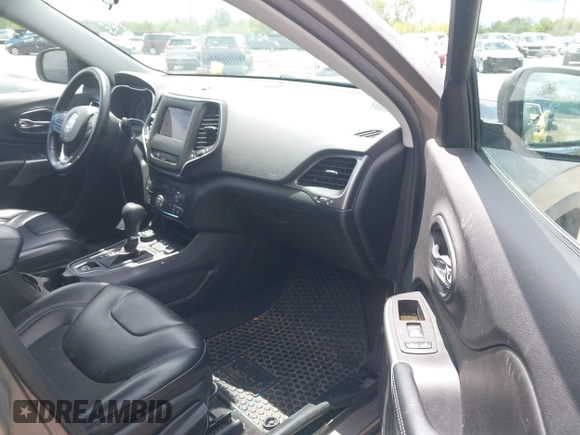 2020 Jeep Cherokee Latitude Plus with VIN 1C4PJMLB1LD569548, listed as a IAAI auction lot 42330117 with 37,897 mi miles and . Bid and sale history available at DreamBid. Image 5.