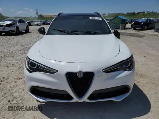 2022 Alfa Romeo Stelvio Veloce z VIN ZASPAKBN1N7D37198, wystawiony jako Copart lot #57309105 z przebiegiem 41 515 mil mil oraz Szkoda całkowita • Salvage title. Historia ofert i sprzedaży dostępna na DreamBid. Obrazek 5.