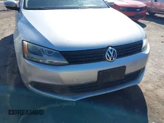2014 Volkswagen Jetta Sedan SE with VIN 3VWD17AJ3EM362999, listed as a IAAI auction lot 41978737 with 121,178 mi miles. Bid and sale history available at carsss.com. Image 6.