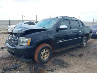 2011 Chevrolet Avalanche LTZ with VIN 3GNMCGE03BG300101, listed as a IAAI auction lot 41421743 with 240,692 mi miles. Bid and sale history available at carsss.com. Image 17.