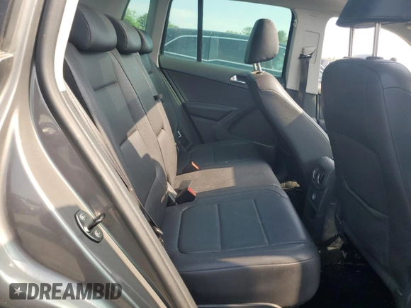 2010 Volkswagen Tiguan S with VIN WVGBV7AX5AW529484, listed as a Copart auction lot 62807895 with 135,197 mi miles and Salvage title. Bid and sale history available at DreamBid. Image 11.