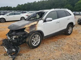 2014 Kia Sorento LX z VIN 5XYKT3A64EG444553, wystawiony jako Copart lot #57416975 z przebiegiem Nie podano mil oraz Nie do naprawy • Non repairable. Historia ofert i sprzedaży dostępna na DreamBid. Obrazek 1.