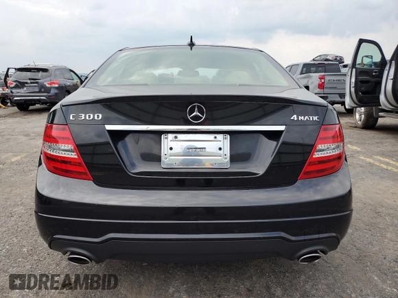 2013 Mercedes-Benz C 300 Sport z VIN WDDGF8AB2DG104911, wystawiony jako Copart lot #60088735 z przebiegiem 126 847 mil mil oraz Czysty tytuł • Clean title. Historia ofert i sprzedaży dostępna na DreamBid. Obrazek 6.