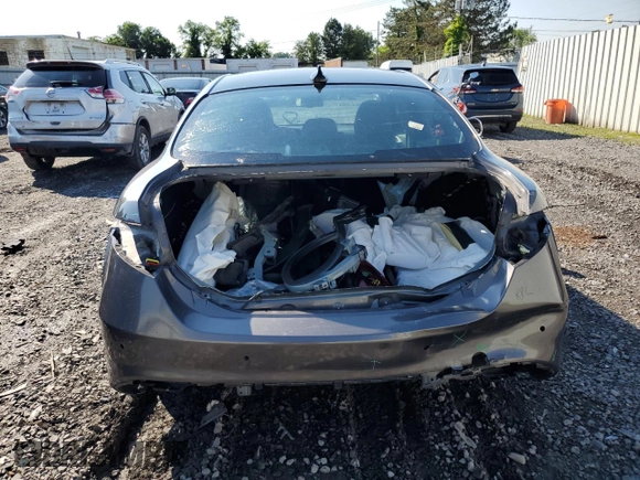 2020 Alfa Romeo Giulia Ti with VIN ZARFANBN1L7639146, listed as a Copart auction lot 60376234 with 31,675 mi miles and Salvage Title. Bid and sale history available at carsss.com. Image 6.