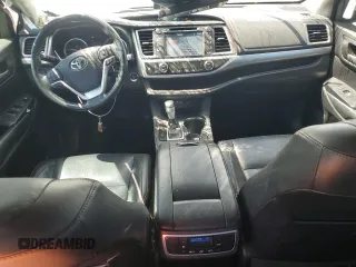 2018 Toyota Highlander SE with VIN 5TDKZRFH9JS528795, listed as a Copart auction lot 54453665 with 114,004 mi miles and Salvage title. Bid and sale history available at DreamBid. Image 8.