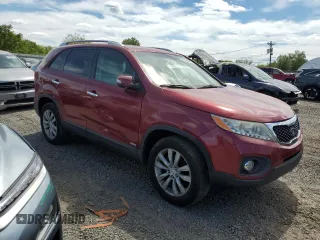 2011 Kia Sorento EX z VIN 5XYKUDA24BG086804, wystawiony jako Copart lot #57394805 z przebiegiem 148 932 mil mil oraz Szkoda całkowita • Salvage title. Historia ofert i sprzedaży dostępna na DreamBid. Obrazek 4.
