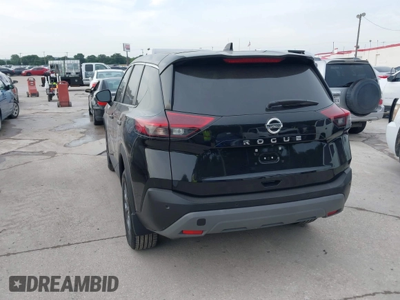 2021 Nissan Rogue S z VIN 5N1AT3AA4MC709471, wystawiony jako IAAI lot #42419548 z przebiegiem 47 666 mil mil oraz . Historia ofert i sprzedaży dostępna na DreamBid. Obrazek 3.