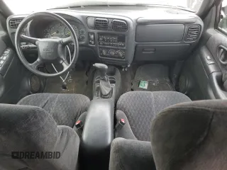 2000 GMC Jimmy SL with VIN 1GKCS13W7Y2187710, listed as a Copart auction lot 45894215 with 179,237 mi miles and Salvage Title. Bid and sale history available at carsss.com. Image 8.