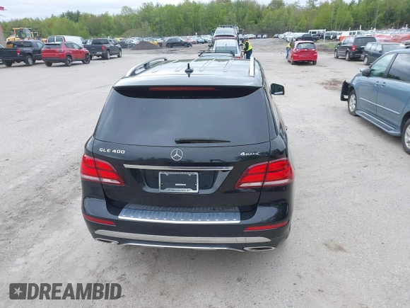 2019 Mercedes-Benz GLE 400 z VIN 4JGDA5GB2KB216941, wystawiony jako IAAI lot #42276714 z przebiegiem 17 992 mil mil oraz . Historia ofert i sprzedaży dostępna na DreamBid. Obrazek 17.