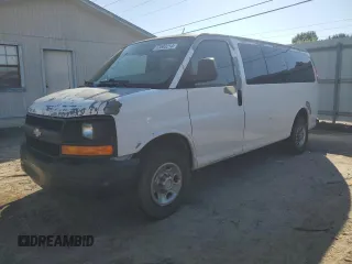 2008 Chevrolet Express Passenger z VIN 1GAGG25KX81133217, wystawiony jako Copart lot #73503214 z przebiegiem 323 605 mil mil oraz Czysty tytuł • Clean title. Historia ofert i sprzedaży dostępna na DreamBid. Obrazek 1.