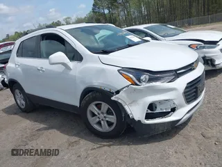 2019 Chevrolet Trax LT with VIN KL7CJLSB0KB957002, listed as a IAAI auction lot 41956062 with 27,928 mi miles and . Bid and sale history available at carsss.com. Image 1.