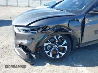 2023 Ford Mustang Mach-E Premium с VIN 3FMTK3RM2PMA18002, выставлен на аукционе IAAI как лот 42568946 с пробегом 26 495 миль миль и . История ставок и продаж доступна на DreamBid. Изображение 6.