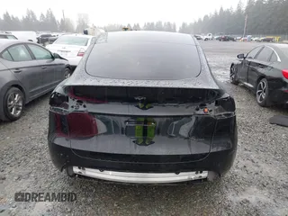 2024 Tesla Model Y Long Range z VIN 7SAYGDEE4RF014480, wystawiony jako IAAI lot #41979686 z przebiegiem 13 829 mil mil oraz . Historia ofert i sprzedaży dostępna na DreamBid. Obrazek 17.