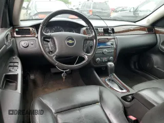 2014 Chevrolet Impala LTZ z VIN 2G1WC5E31E1184046, wystawiony jako Copart lot #62561395 z przebiegiem 207 989 mil mil oraz Czysty tytuł • Clean title. Historia ofert i sprzedaży dostępna na DreamBid. Obrazek 8.