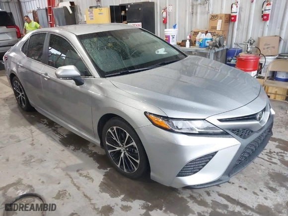 2018 Toyota Camry LE with VIN 4T1B11HK3JU113318, listed as a IAAI auction lot 41972881 with 76,420 mi miles. Bid and sale history available at carsss.com. Image 1.