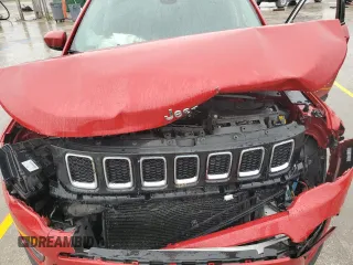 2019 Jeep Compass Latitude with VIN 3C4NJCBB0KT613695, listed as a Copart auction lot 61493135 with 103,602 mi miles and Salvage title. Bid and sale history available at DreamBid. Image 11.
