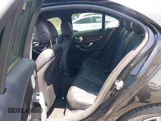 2015 Mercedes-Benz C 300 z VIN 55SWF4JB4FU074983, wystawiony jako IAAI lot #42349846 z przebiegiem 121 438 mil mil oraz . Historia ofert i sprzedaży dostępna na DreamBid. Obrazek 8.