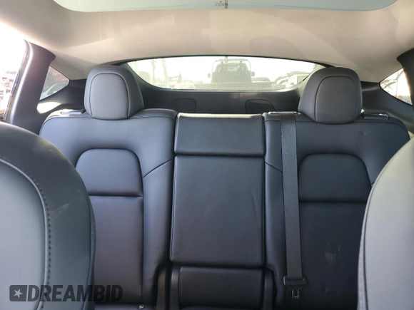 2022 Tesla Model Y Long Range z VIN 7SAYGDEE2NF391349, wystawiony jako Copart lot #85351924 z przebiegiem 5 670 mil mil oraz Szkoda całkowita • Salvage title. Historia ofert i sprzedaży dostępna na DreamBid. Obrazek 10.