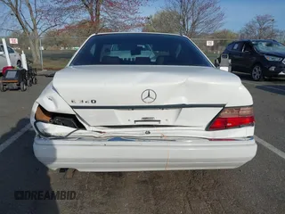 1994 Mercedes-Benz E z VIN WDBEA52E0RC079107, wystawiony jako IAAI lot #41932270 z przebiegiem 187 928 mil mil oraz . Historia ofert i sprzedaży dostępna na DreamBid. Obrazek 16.