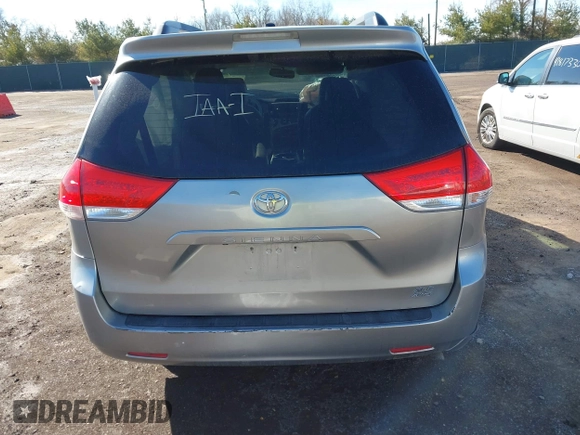 2012 Toyota Sienna XLE with VIN 5TDDK3DC6CS045009, listed as a IAAI auction lot 41790571 with 154,817 mi miles. Bid and sale history available at carsss.com. Image 17.