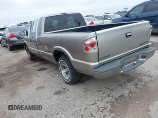 1999 Chevrolet S-10 LS with VIN 1GCCS19X0XK146913, listed as a IAAI auction lot 41610660 with 257,660 mi miles. Bid and sale history available at carsss.com. Image 3.