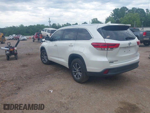 2017 Toyota Highlander XLE with VIN 5TDKZRFH2HS517308, listed as a IAAI auction lot 42170331 with 149,176 mi miles and . Bid and sale history available at DreamBid. Image 3.