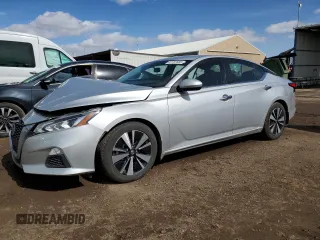2022 Nissan Altima SV z VIN 1N4BL4DV4NN323710, wystawiony jako Copart lot #47787685 z przebiegiem 83 226 mil mil oraz Szkoda całkowita • Salvage title. Historia ofert i sprzedaży dostępna na DreamBid. Obrazek 1.