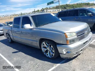 2006 Chevrolet Silverado 1500 LT2 with VIN 2GCEC13Z261315456, listed as a IAAI auction lot 41719055 with 137,075 mi miles. Bid and sale history available at carsss.com. Image 1.