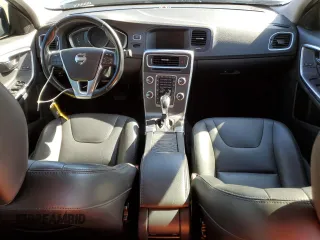 2015 Volvo V60 T5 Premier with VIN YV1612SK3F1219761, listed as a Copart auction lot 44059224 with 71,938 mi miles. Bid and sale history available at carsss.com. Image 8.