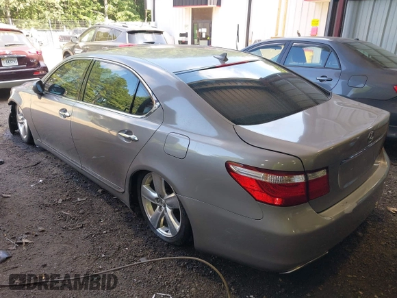 2008 Lexus LS 460 L with VIN JTHGL46F385029014, listed as a IAAI auction lot 42632753 with 221,783 mi miles and . Bid and sale history available at DreamBid. Image 3.