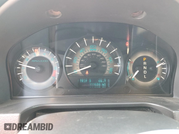 2010 Mercury Milan z VIN 3MEHM0HA3AR607241, wystawiony jako Copart lot #61225435 z przebiegiem 111 038 mil mil oraz Szkoda całkowita • Salvage title. Historia ofert i sprzedaży dostępna na DreamBid. Obrazek 9.