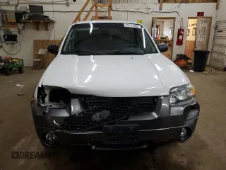 2006 Ford Escape XLT with VIN 1FMCU03106KC14923, listed as a Copart auction lot 52727095 with 126,842 mi miles and Salvage Title. Bid and sale history available at DreamBid. Image 5.