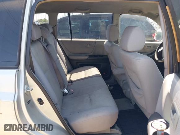 2005 Toyota Highlander z VIN JTEGP21A450063635, wystawiony jako IAAI lot #42239569 z przebiegiem 272 249 mil mil oraz . Historia ofert i sprzedaży dostępna na DreamBid. Obrazek 7.