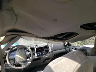 2000 Ford Excursion XLT z VIN 1FMNU41S8YEC60691, wystawiony jako Copart lot #55406265 z przebiegiem Nie podano mil oraz Szkoda całkowita • Salvage title. Historia ofert i sprzedaży dostępna na DreamBid. Obrazek 8.