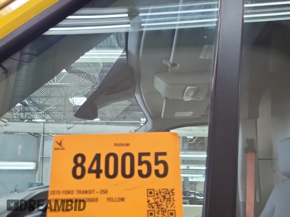 2019 Ford Transit z VIN 1FTYR3XM3KKA38669, wystawiony jako IAAI lot #42663811 z przebiegiem 135 929 mil mil oraz . Historia ofert i sprzedaży dostępna na DreamBid. Obrazek 5.