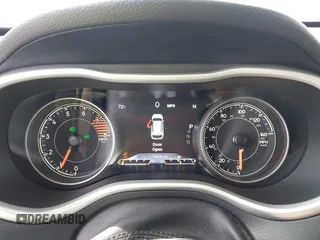 2017 Jeep Cherokee Limited z VIN 1C4PJMDS1HW564702, wystawiony jako IAAI lot #42465423 z przebiegiem 73 606 mil mil oraz . Historia ofert i sprzedaży dostępna na DreamBid. Obrazek 7.